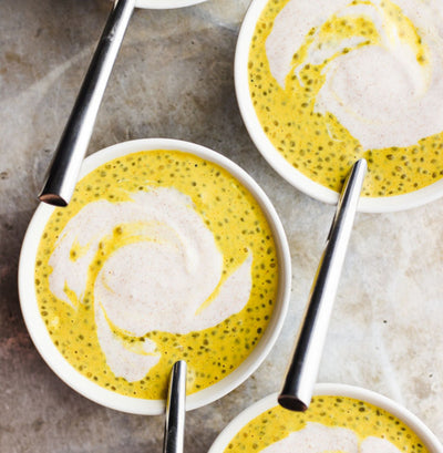 Golden chia pudding με γιαούρτι και κανέλα