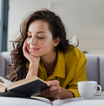 6 οφέλη που σας χαρίζει το διάβασμα: Γιατί πρέπει να διαβάζετε κάθε μέρα!