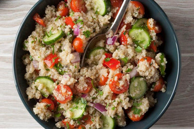 Vegan σαλάτα με quinoa