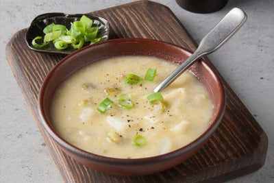 Vegan σούπα με πατάτα και πράσο